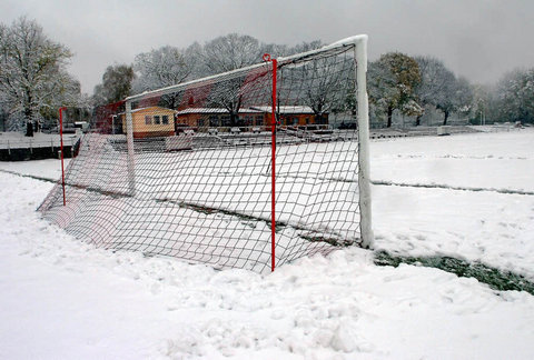 Schneefall im R-P-Stadion
